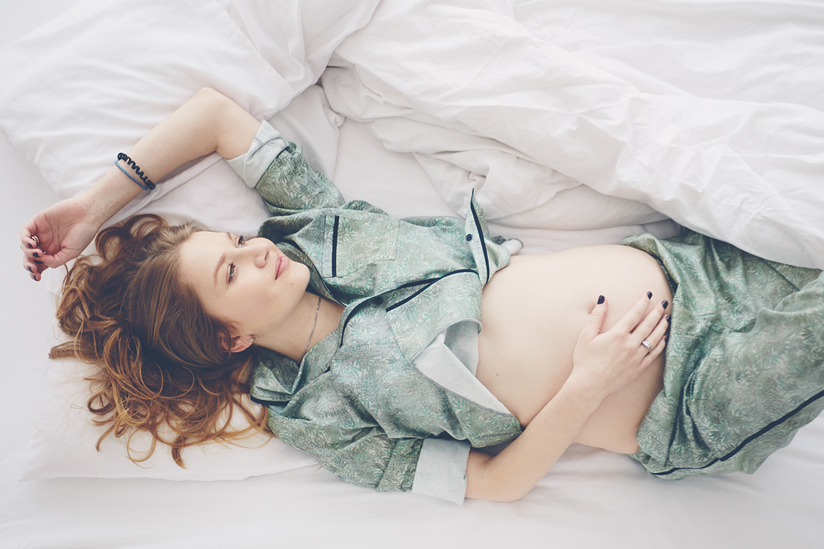 怀孕中期还不显怀，是胎儿有问题吗？